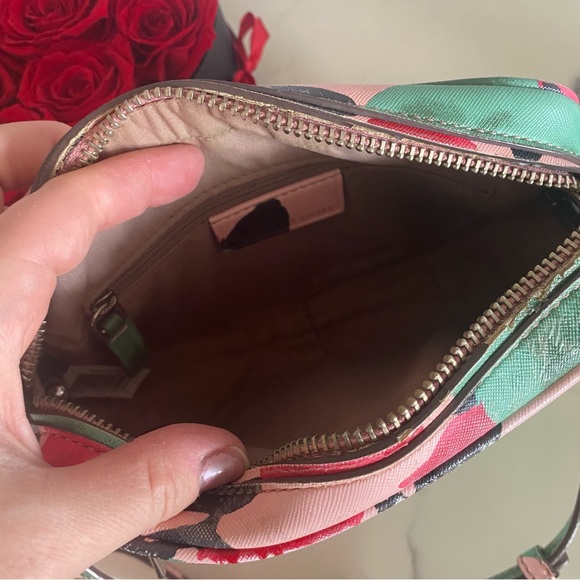 Marc by Marc Jacobs Multicolor Leather Jerrie Rose Sally Crossbody Bag - Picture 7 of 11